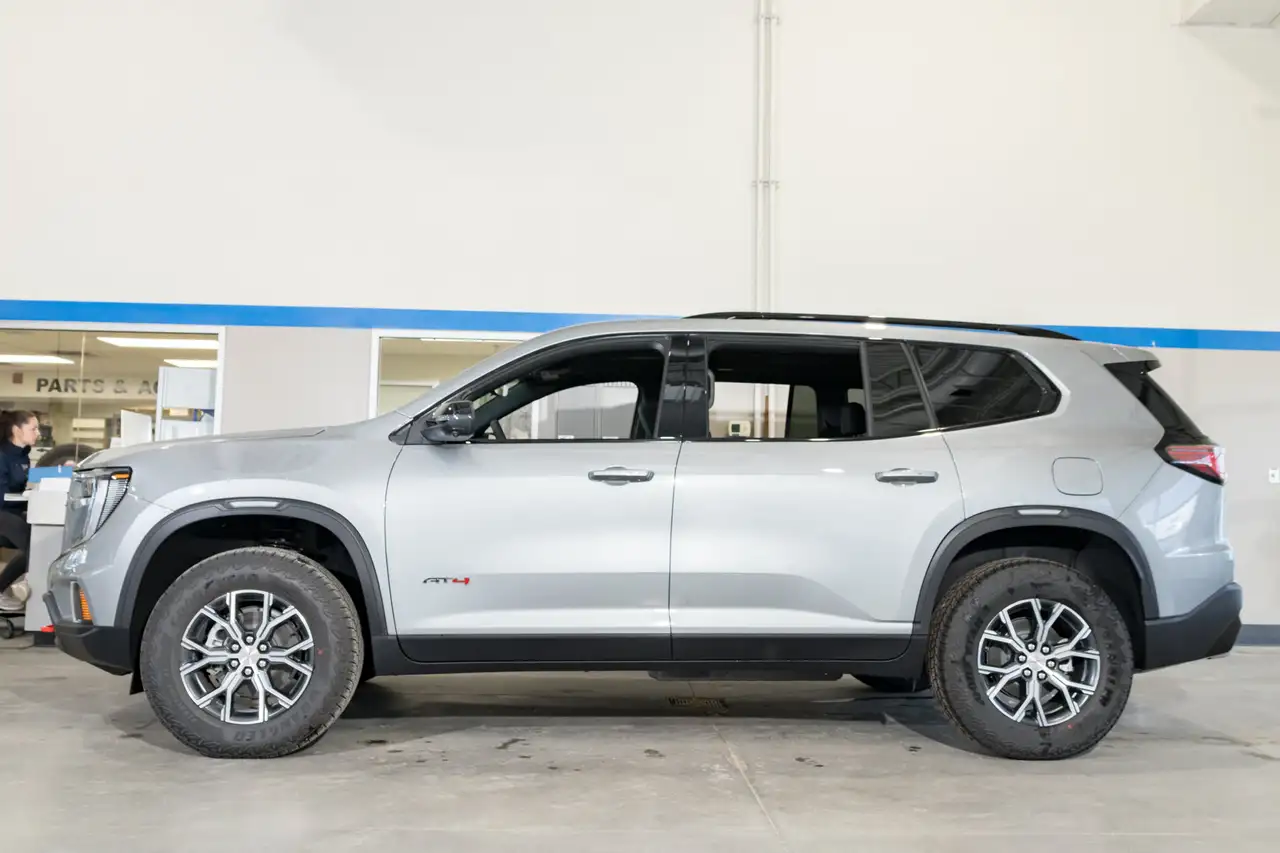 GMC Acadia снимка GMC Acadia