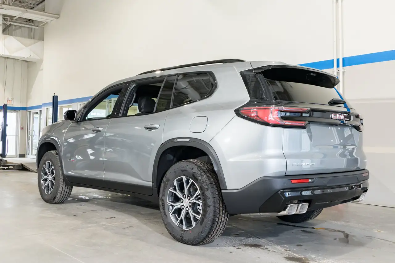 GMC Acadia снимка GMC Acadia