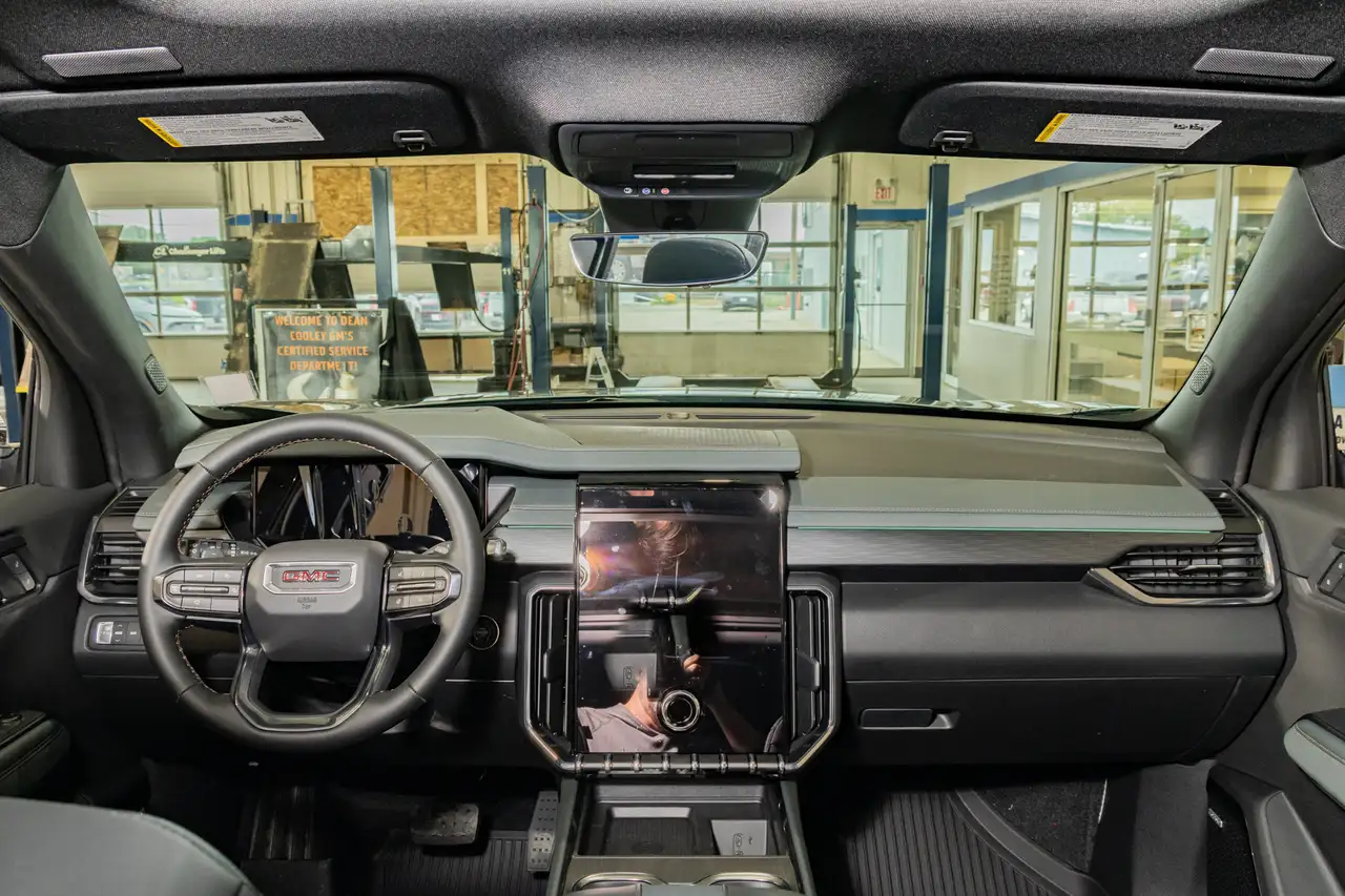 GMC Acadia снимка GMC Acadia