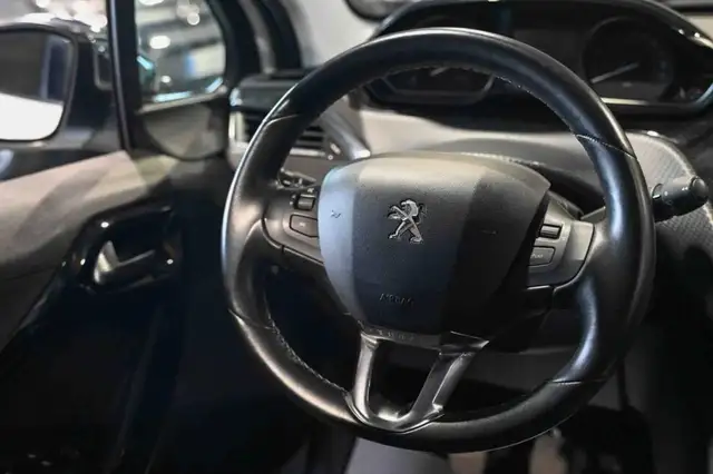 Peugeot 208 view 20
