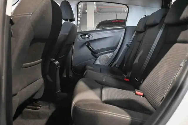 Peugeot 208 view 15