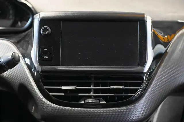 Peugeot 208 view 18