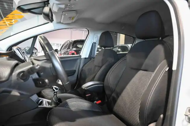 Peugeot 208 view 14