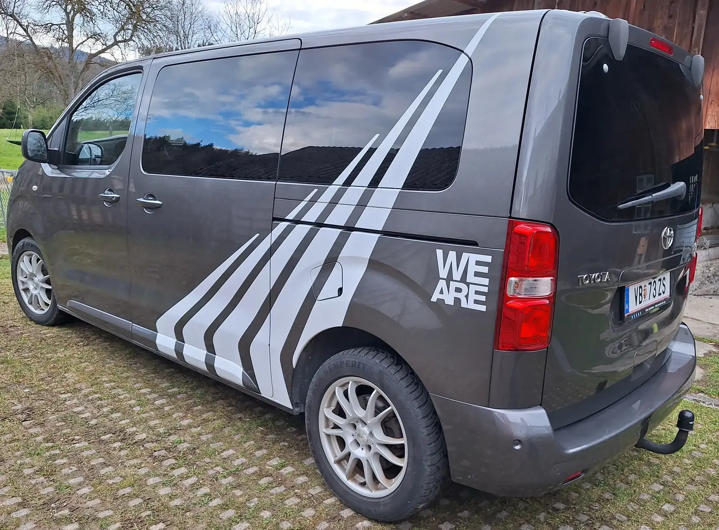 Toyota Proace Proace Verso 1,6 D-4D 115 Medium Family Family Grau - 2