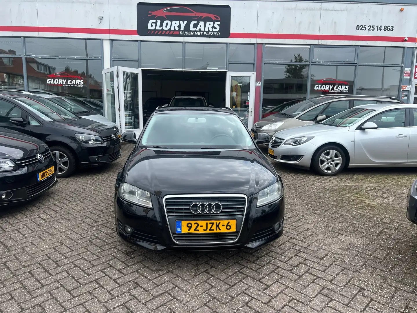 Audi A3 Sportback 1.4 TFSI Ambition Pro Line Zwart - 1