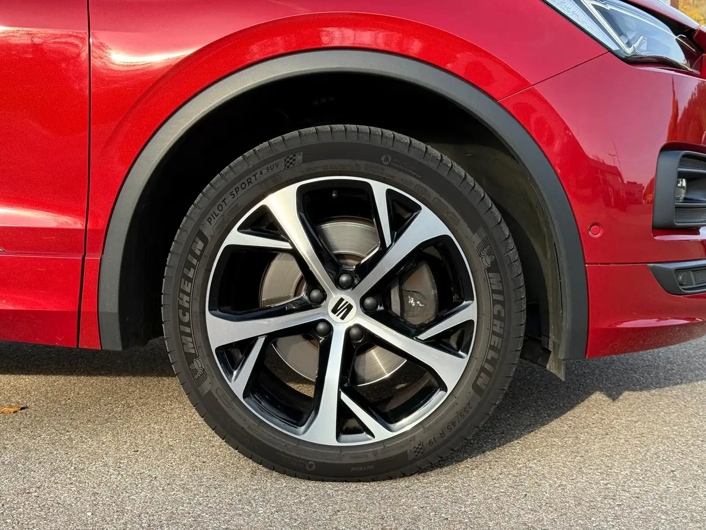 SEAT Tarraco FR 2.0 TDI DSG 4Drive ACC LEDER BUSINESS Rot - 2