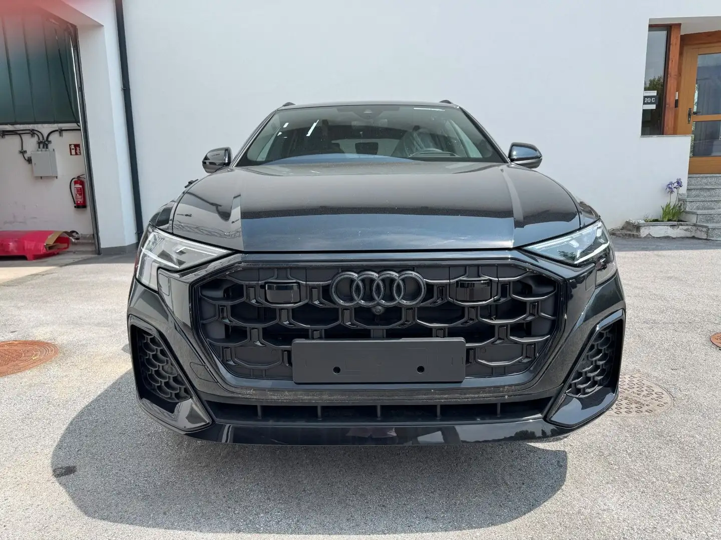 Audi Q8 50 TDI quattro S-Line/Luft/22 Zoll/HeadUp Schwarz - 2