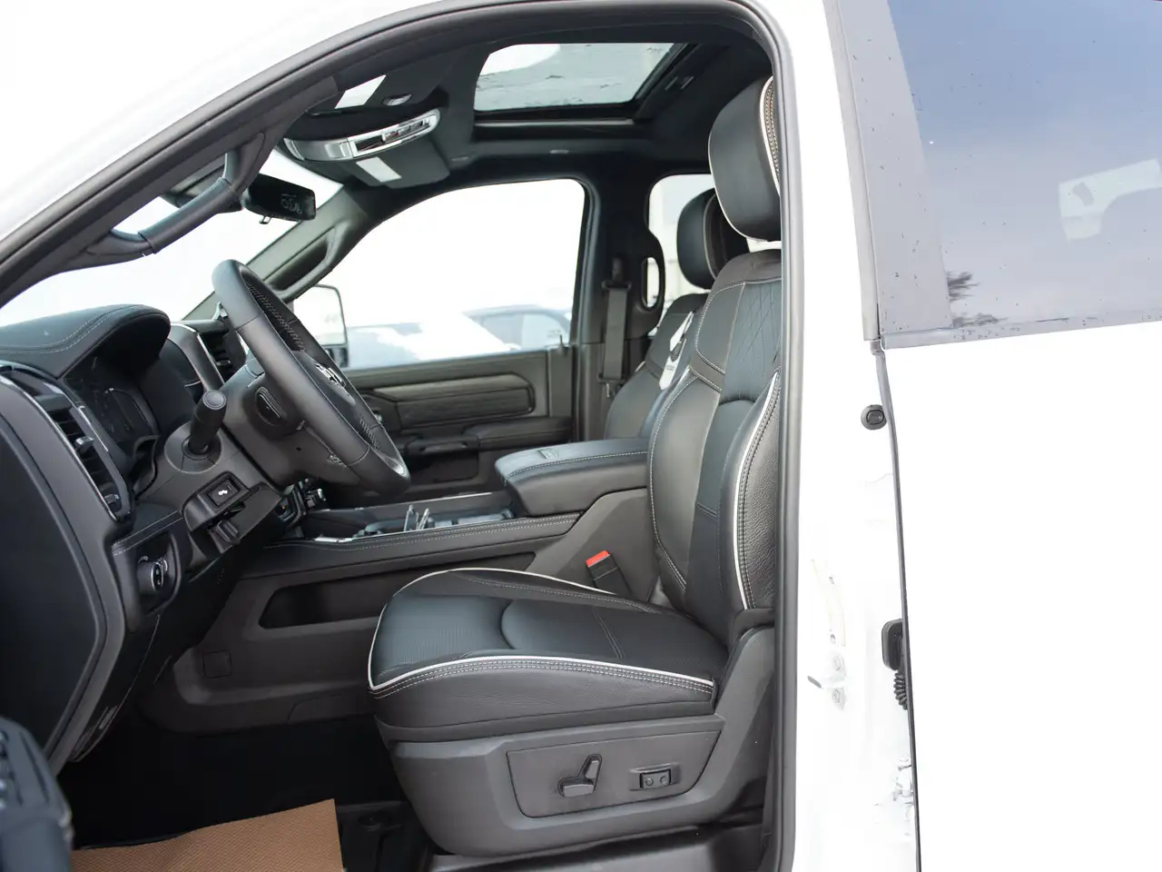 RAM 3500 снимка RAM 3500