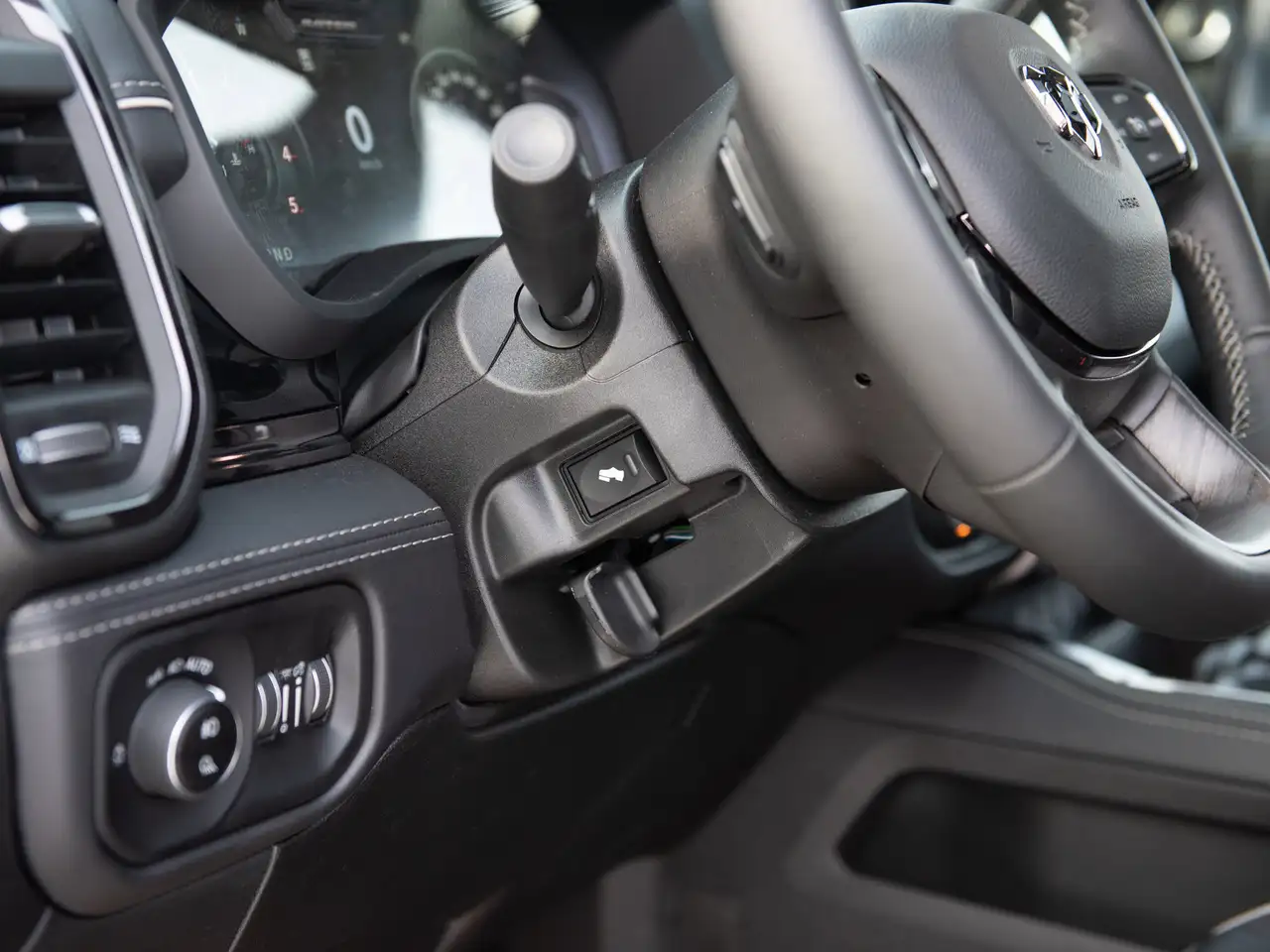 RAM 3500 снимка RAM 3500