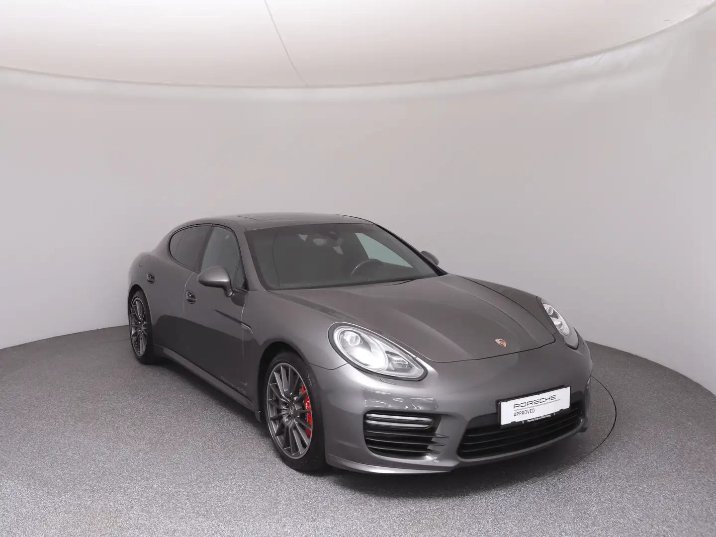 Porsche Panamera GTS I FL Grau - 2