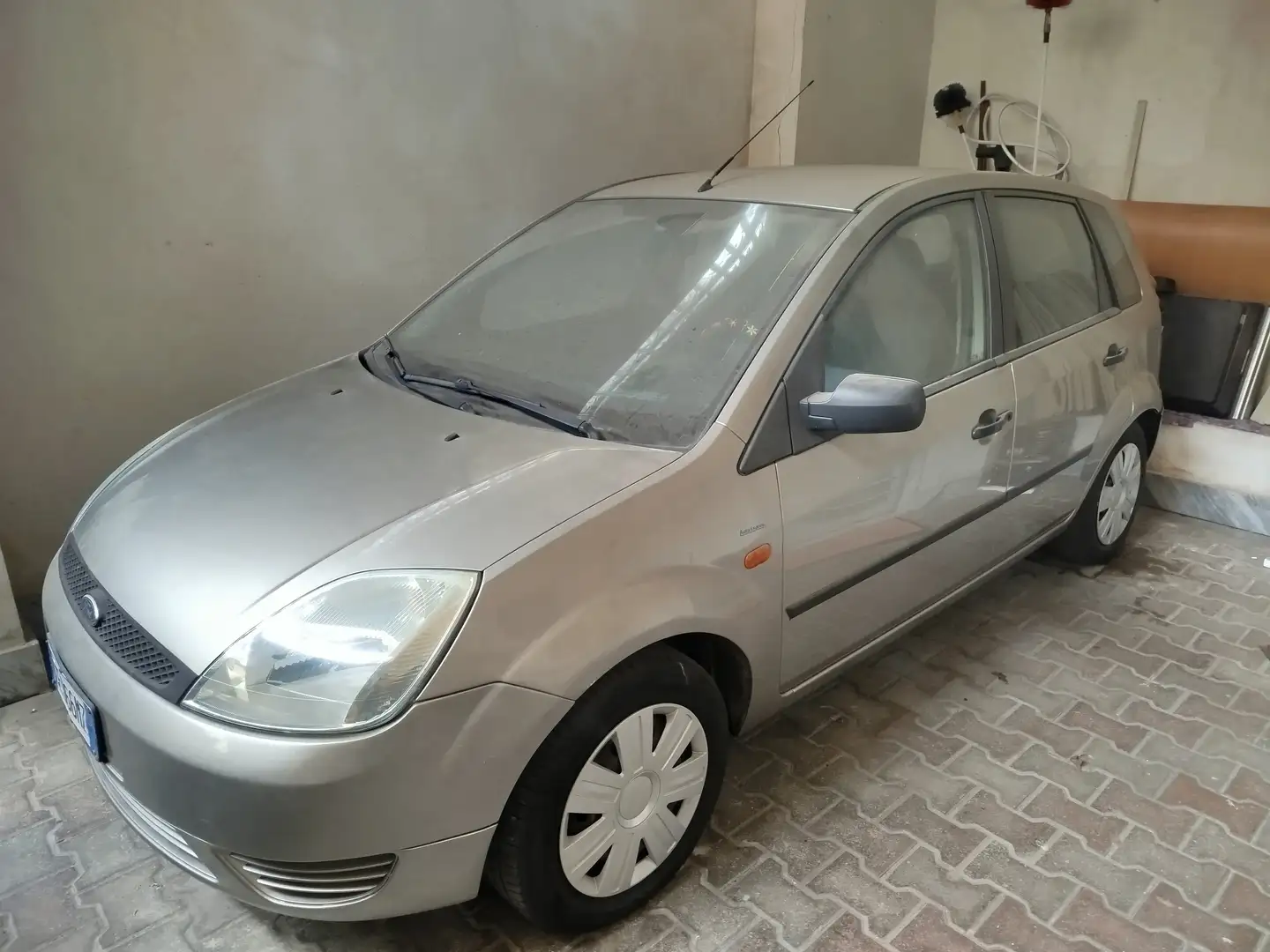 Ford Fiesta Fiesta V 2002 5p 1.4 tdci Ghia Grigio - 1