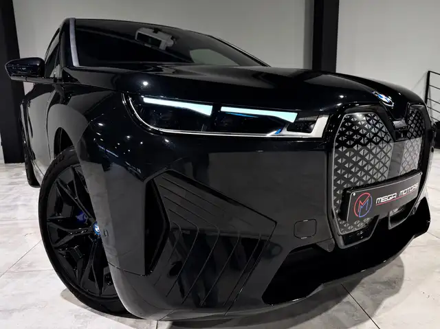 BMW iX XDrive40 !! FULL OPT !! PANO H&K HUD DISTR CARPLAY