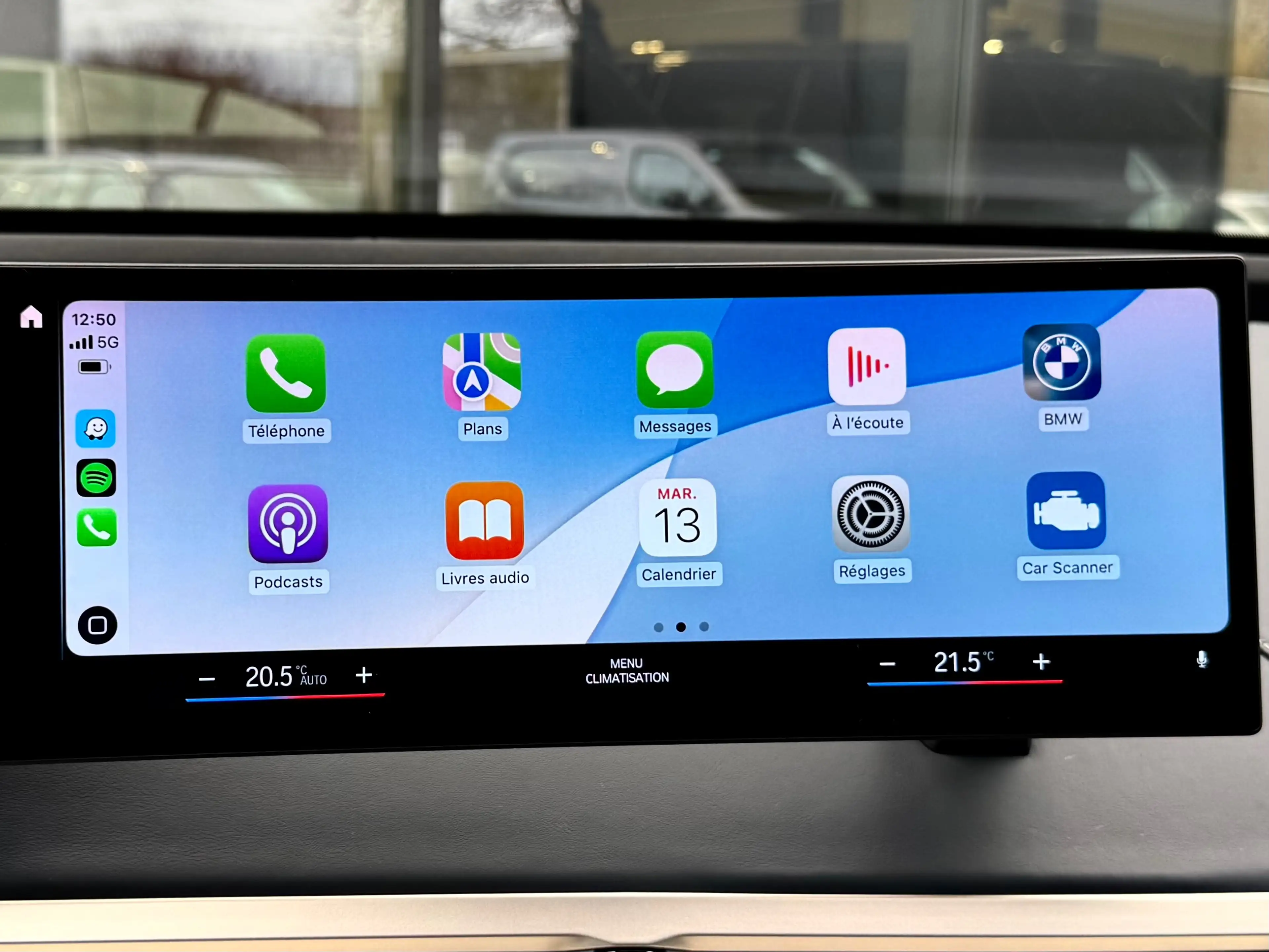 BMW iX XDrive40 !! FULL OPT !! PANO H&K HUD DISTR CARPLAY — photo 14