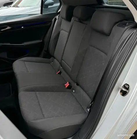 Volkswagen Golf view 8