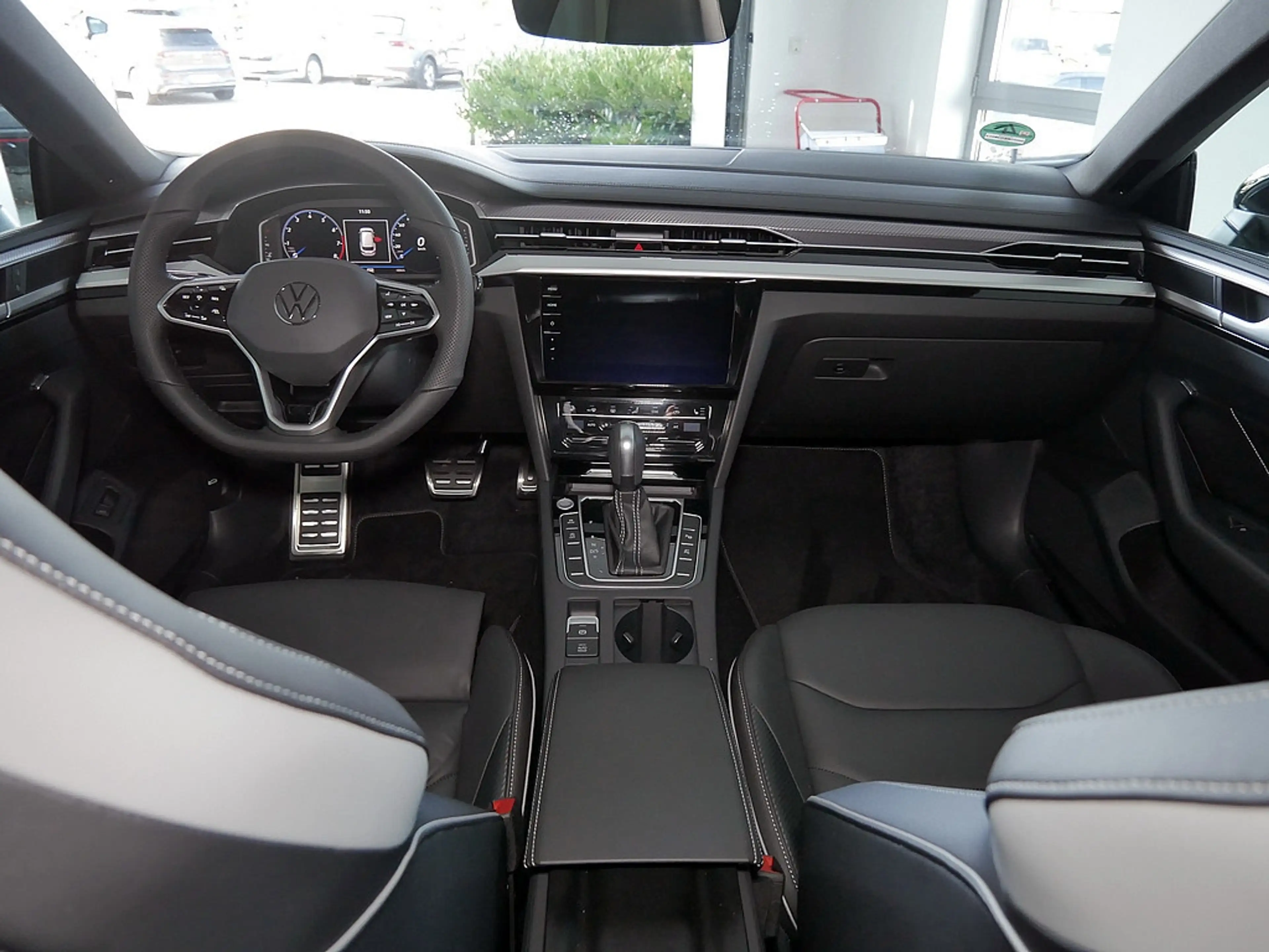 Volkswagen Arteon Shooting Brake R-Line 2.0 TSI 4MOTION DSG PANO LE — photo 9