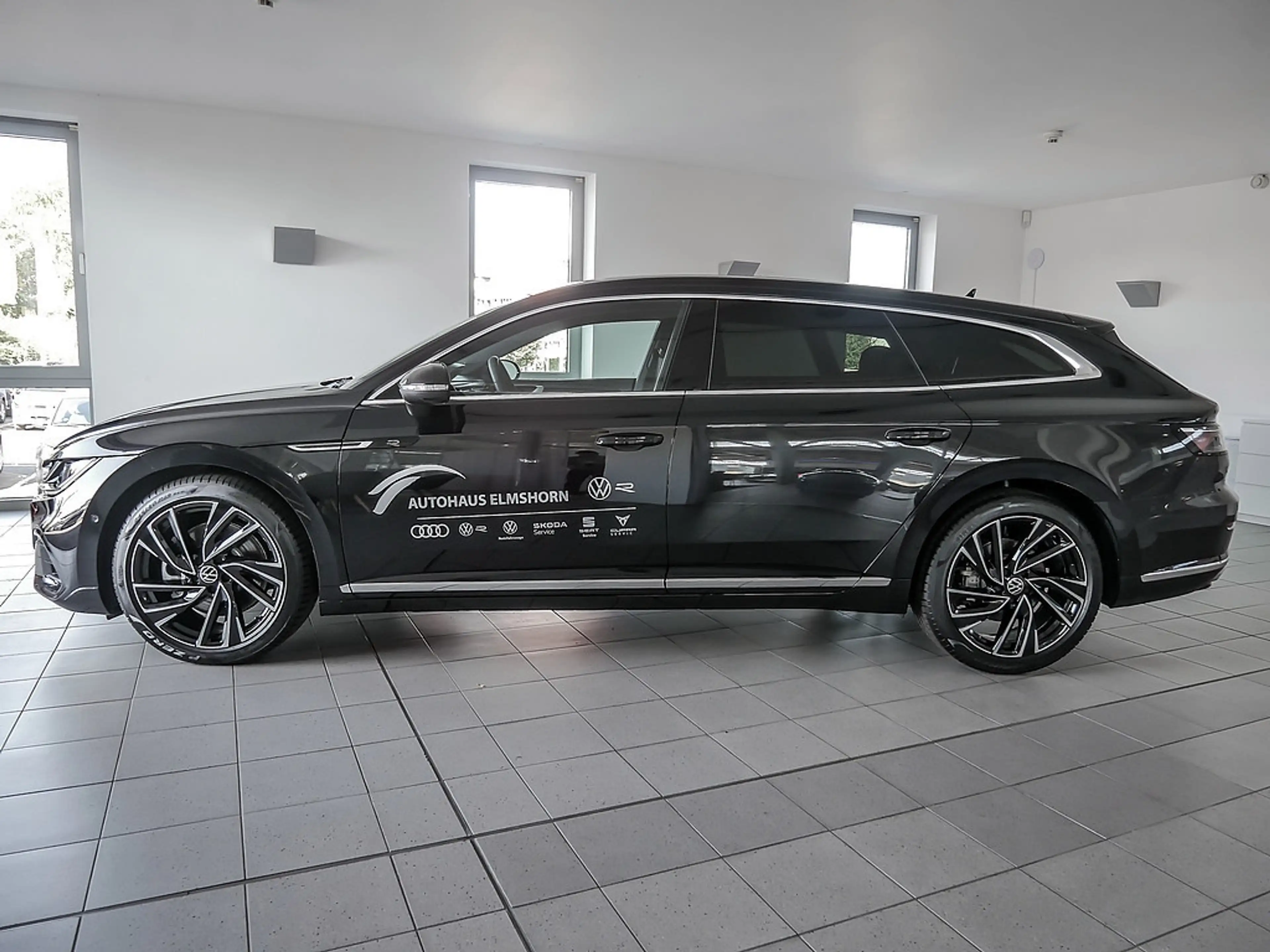 Volkswagen Arteon Shooting Brake R-Line 2.0 TSI 4MOTION DSG PANO LE — photo 6
