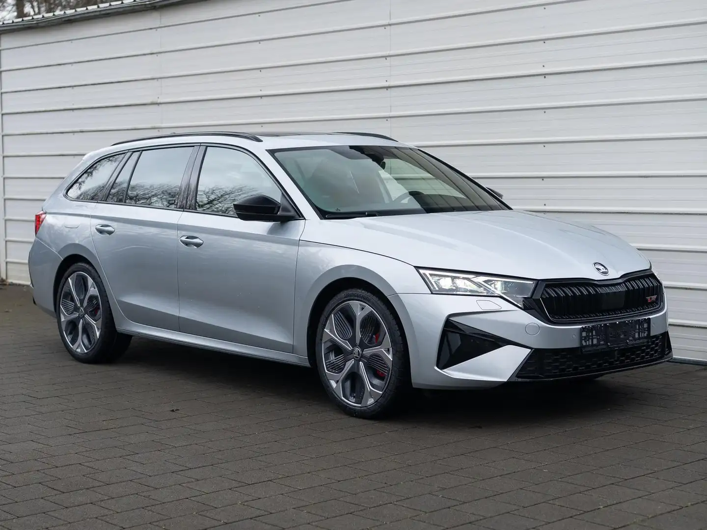 Skoda Octavia Combi RS 2.0 TSI *Pano*AHK*Matrix*ACC*Navi*Kamera Silber - 2