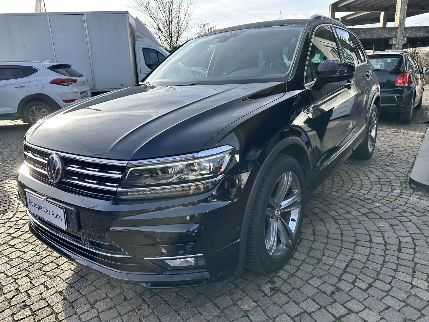 Volkswagen Tiguan Tiguan II 2.0 tdi Adv.R-Line Pack 150cv dsg Noir - 1