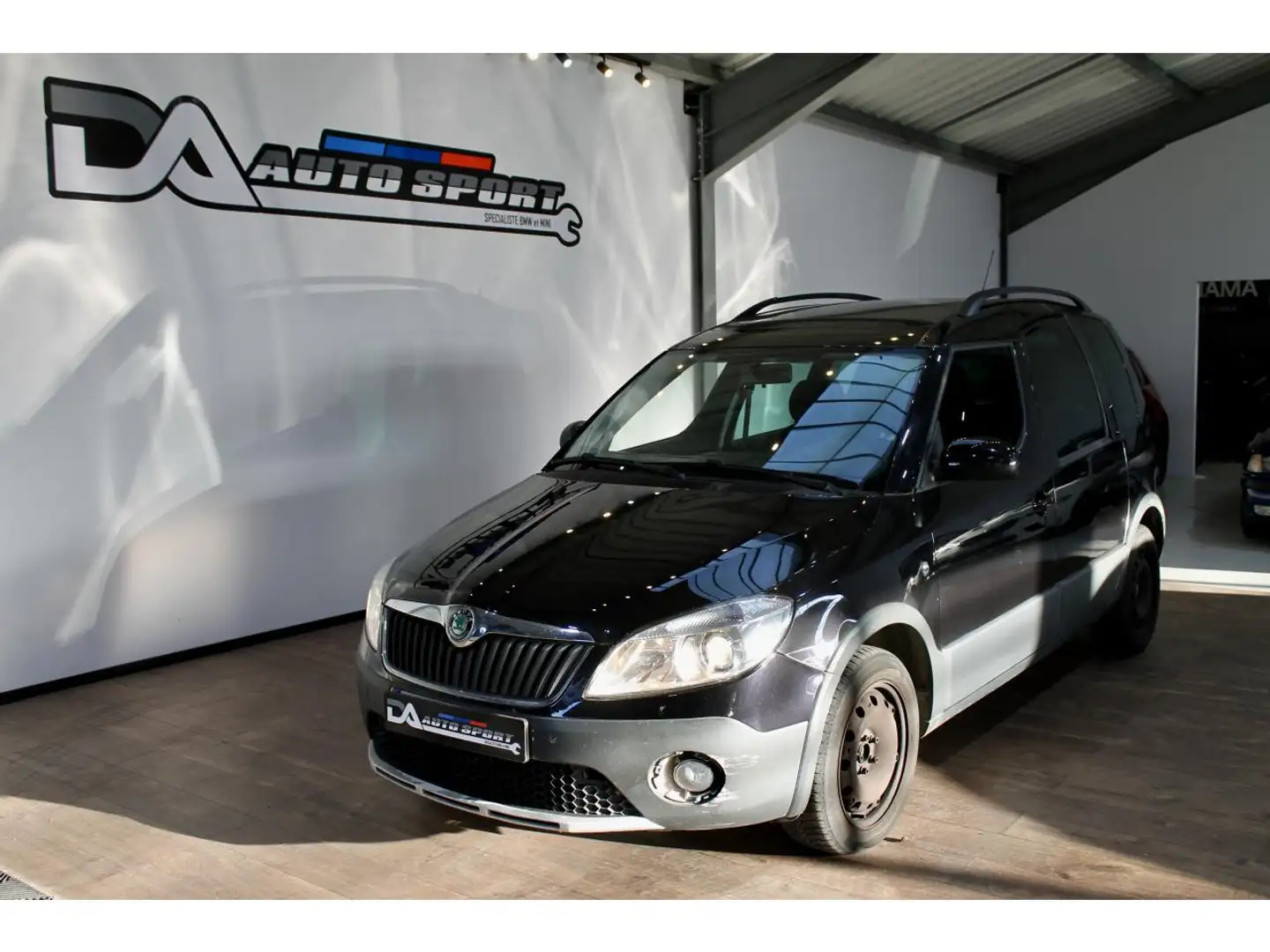 Skoda Roomster Roomster 1.6 16V TDI CR  - 105  Scout PHASE 2 Noir - 1