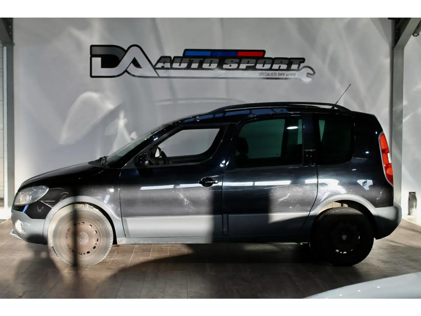 Skoda Roomster Roomster 1.6 16V TDI CR  - 105  Scout PHASE 2 Noir - 2