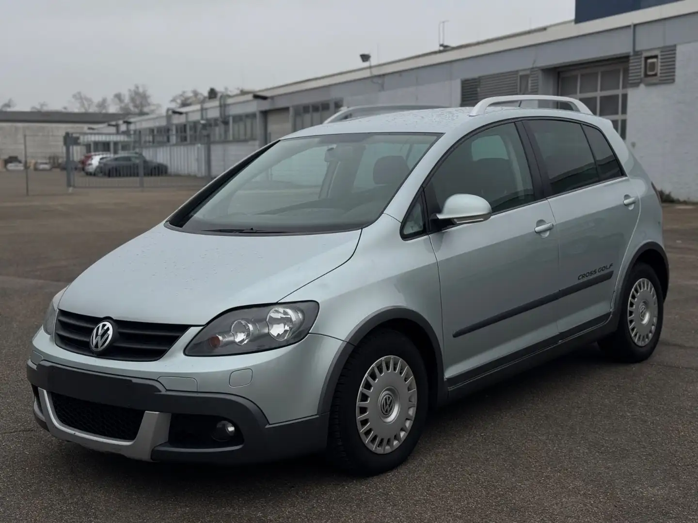 Volkswagen Golf Plus Cross 1.9 TDI Climatronic Sitzhzg TÜV Silber - 1