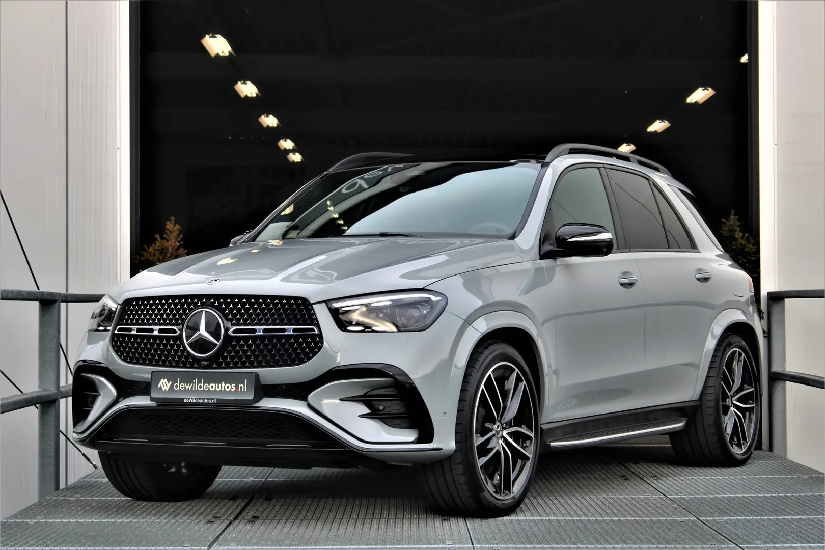 Mercedes-Benz GLE 400 e 4MATIC AMG 381pk Pano Airmatic Trekhaak Burmeste Gris - 1