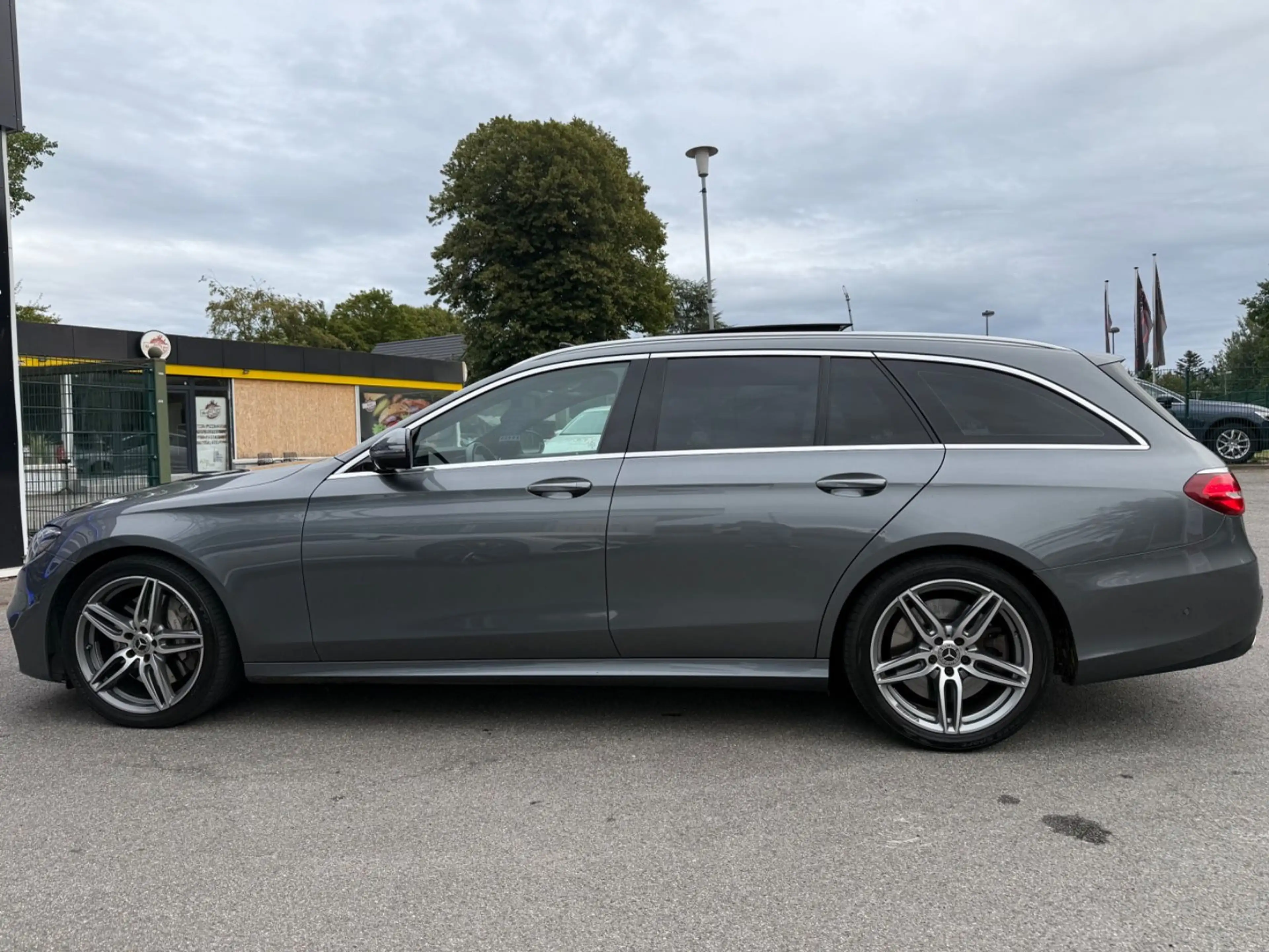 Mercedes-Benz E 400 T-Modell 4Matic AMG-Line (Burmester-360°) — photo 4