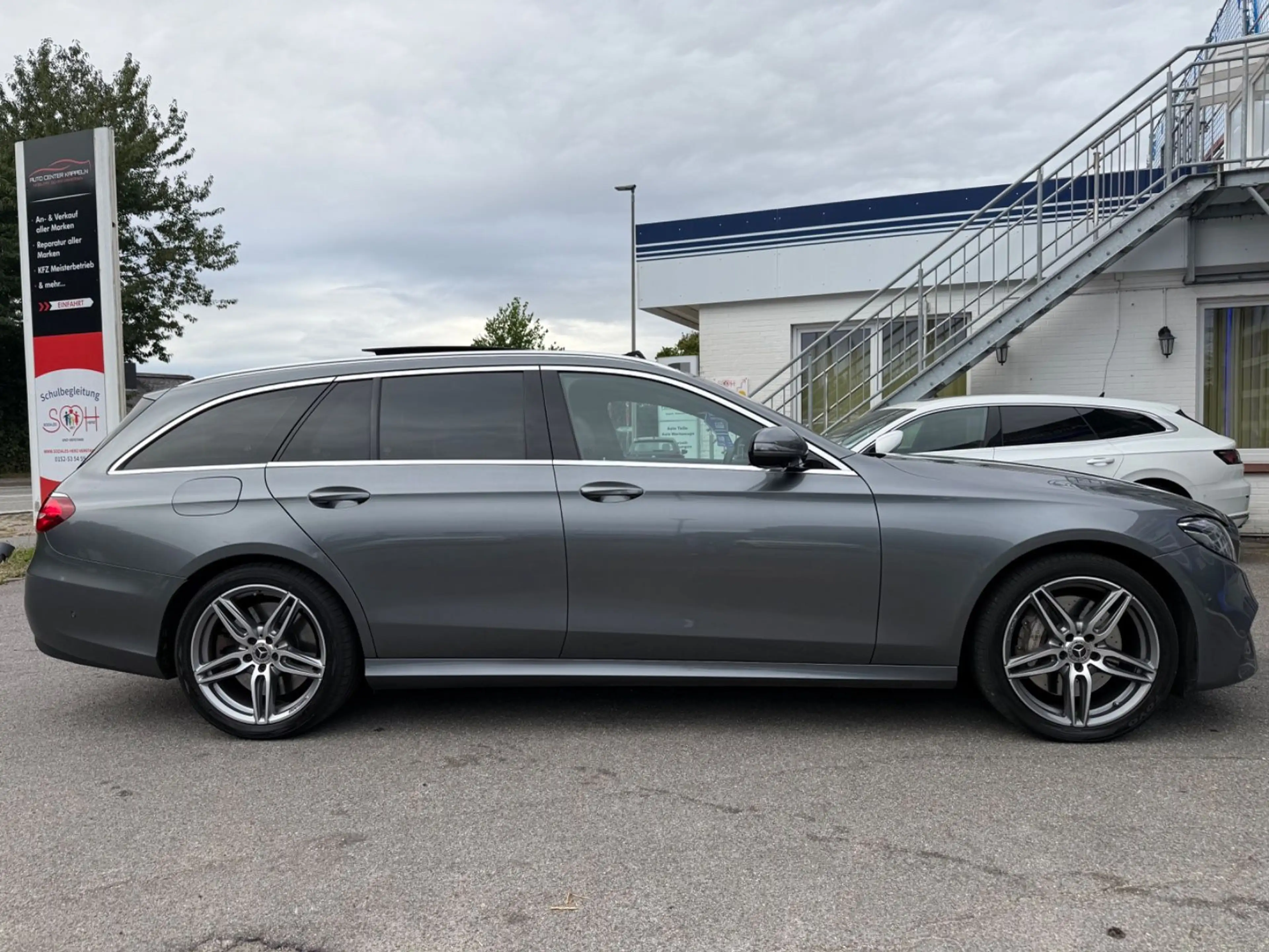 Mercedes-Benz E 400 T-Modell 4Matic AMG-Line (Burmester-360°) — photo 8