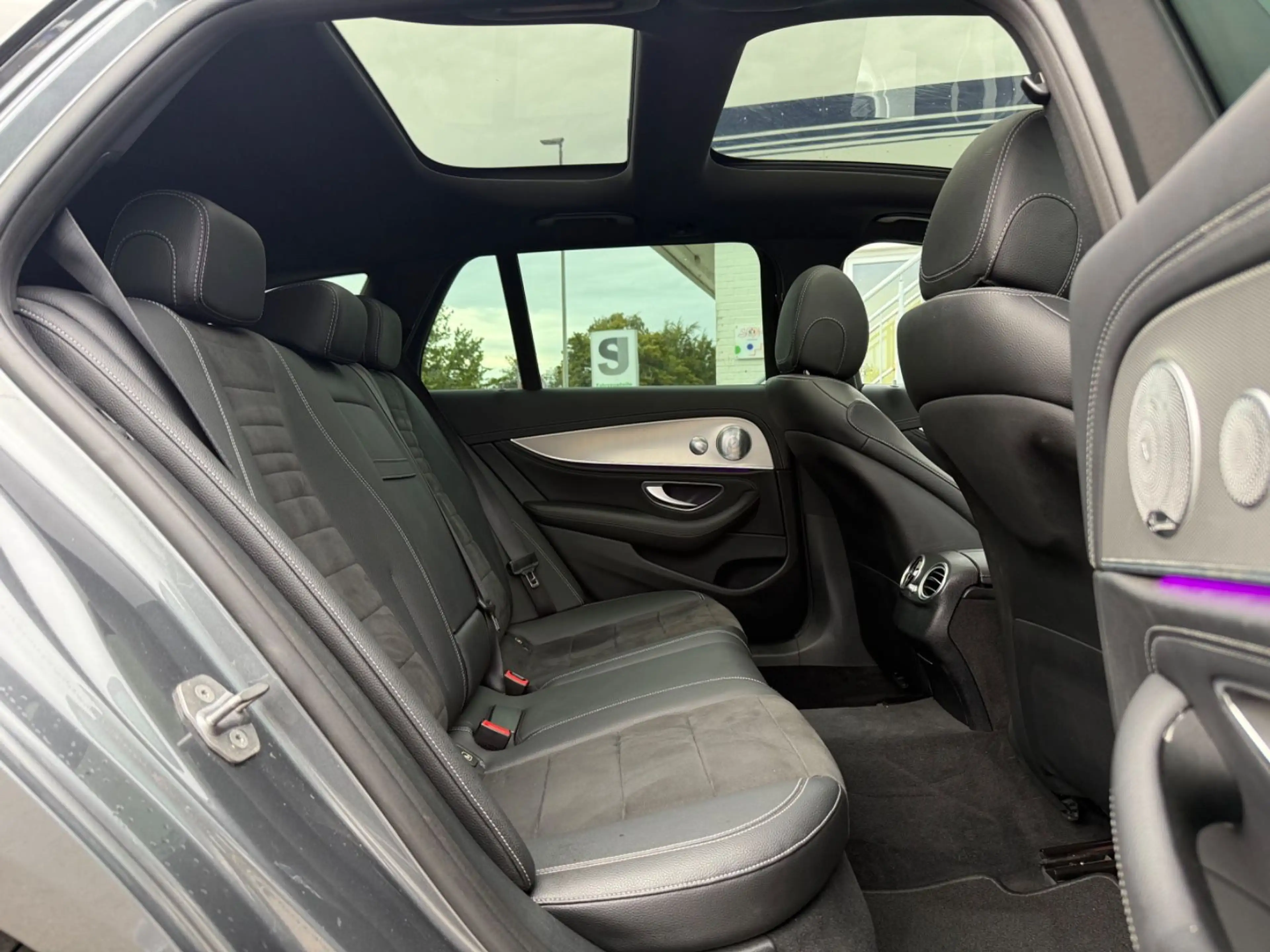 Mercedes-Benz E 400 T-Modell 4Matic AMG-Line (Burmester-360°) — photo 14