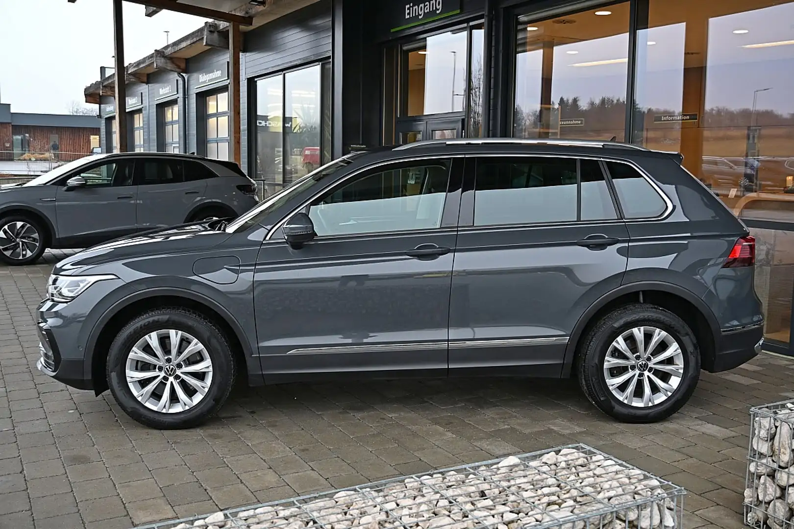 Volkswagen Tiguan 1,4 TSI eHybrid Elegance DSG ACC, AHK schwenkba... Grau - 2