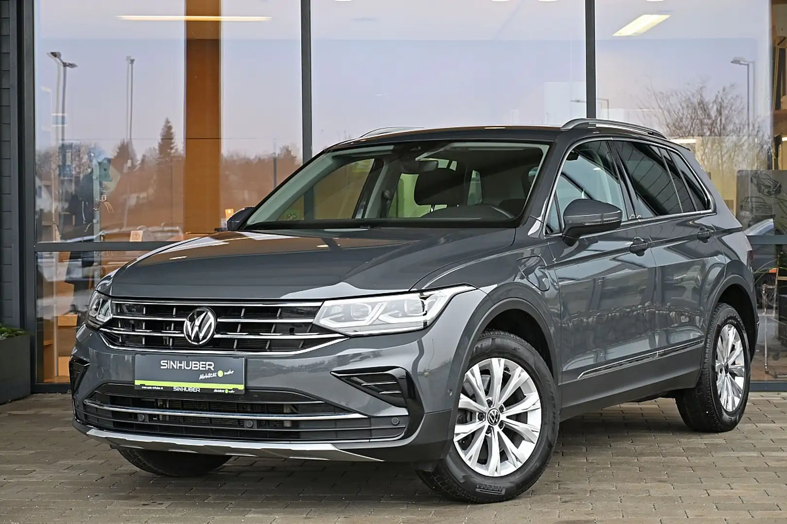 Volkswagen Tiguan 1,4 TSI eHybrid Elegance DSG ACC, AHK schwenkba... Grau - 1