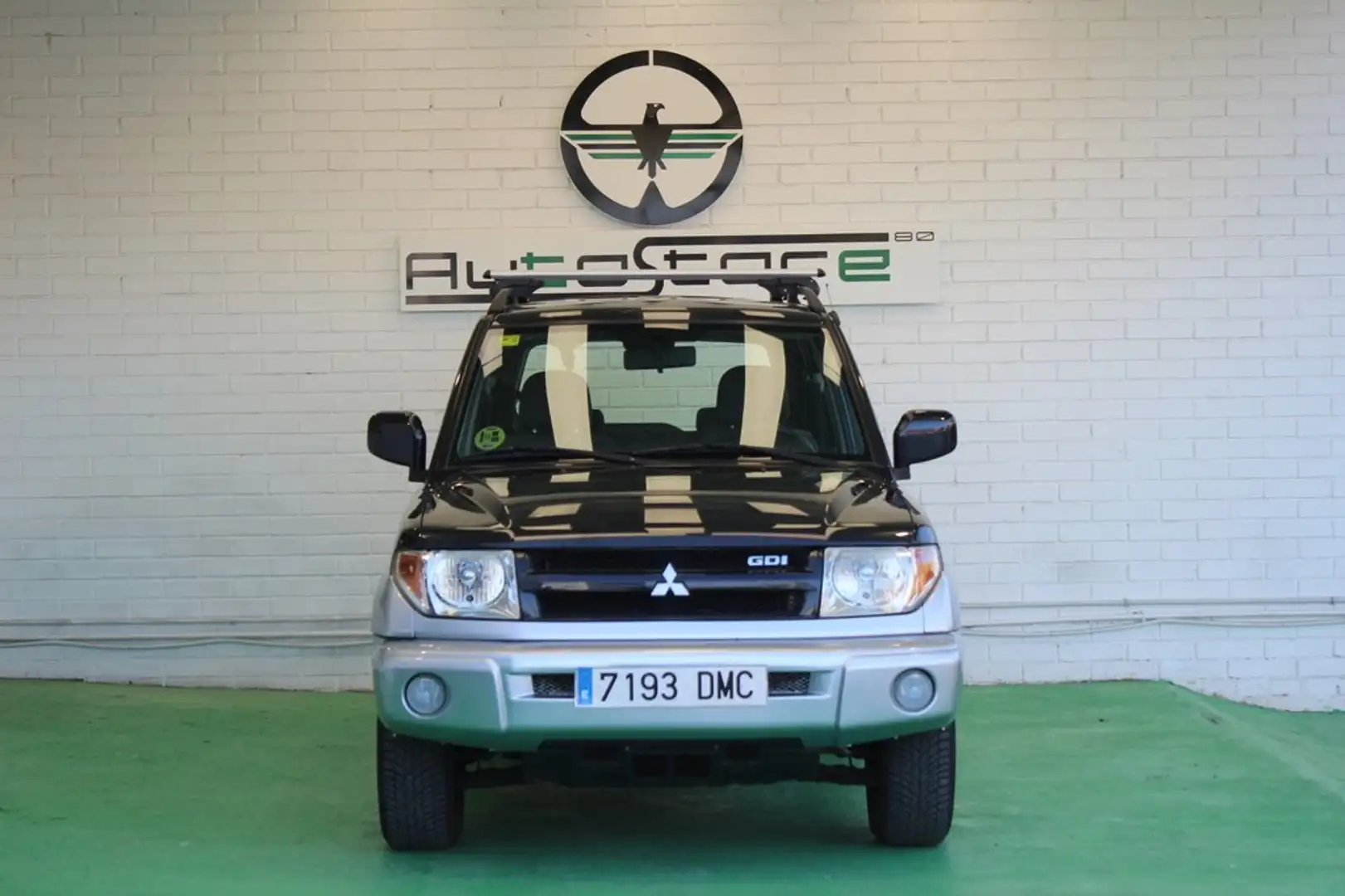 Mitsubishi Montero iO 2.0 GDI Negro - 2