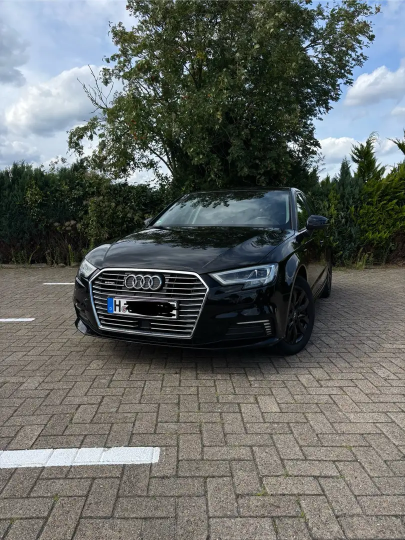 Audi A3 Sportback etron Schwarz - 2