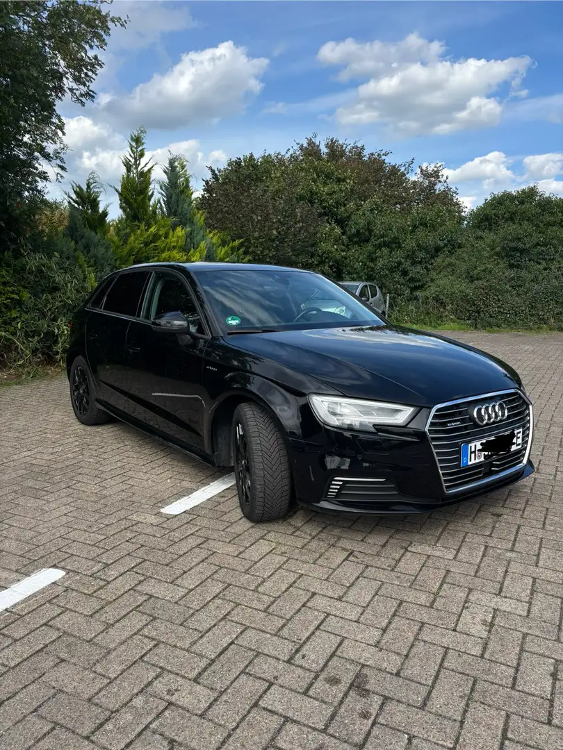 Audi A3 Sportback etron Schwarz - 1