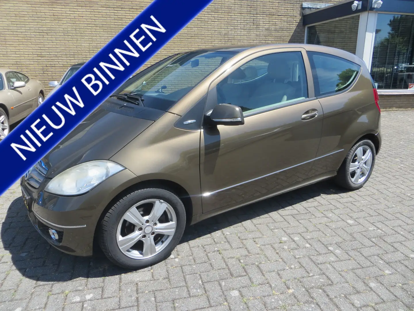 Mercedes-Benz A 160 BlueEFFICIENCY Business Class Avantgarde ZEER NETJ Brown - 1