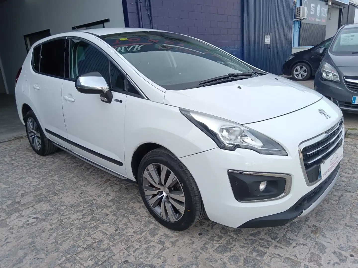 Peugeot 3008 1.2 S&S PureTech Active 130 Blanco - 1