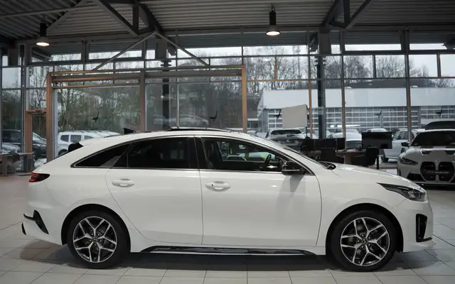 Kia Unknown Model view 6