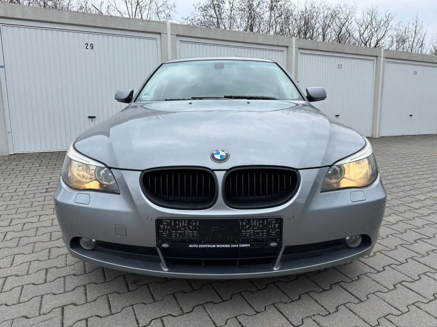 BMW 520 i Lim. *Euro4*Tempomat*PDC*TÜV* Grey - 2
