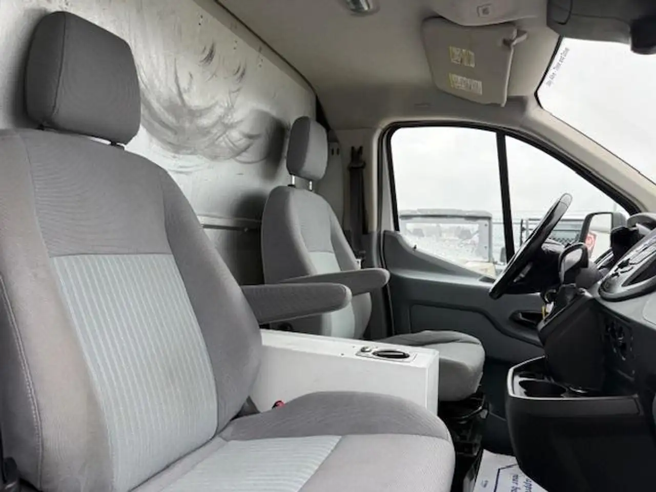 Ford Transit Cargo Van снимка Ford Transit Cargo Van