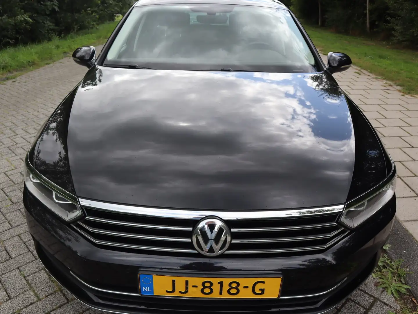 Volkswagen Passat Passat 1.6 TDI Con. Ser. P Zwart - 2