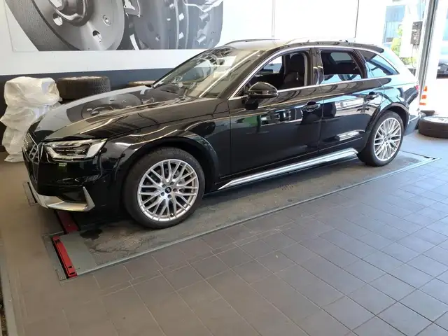 Audi A4 Allroad main image