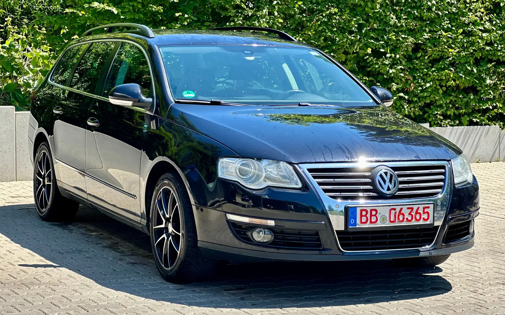 Volkswagen Passat Variant AUTOMATIK+TÜV+PDC+SHZ Schwarz - 2