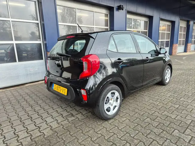 Kia Picanto view 2