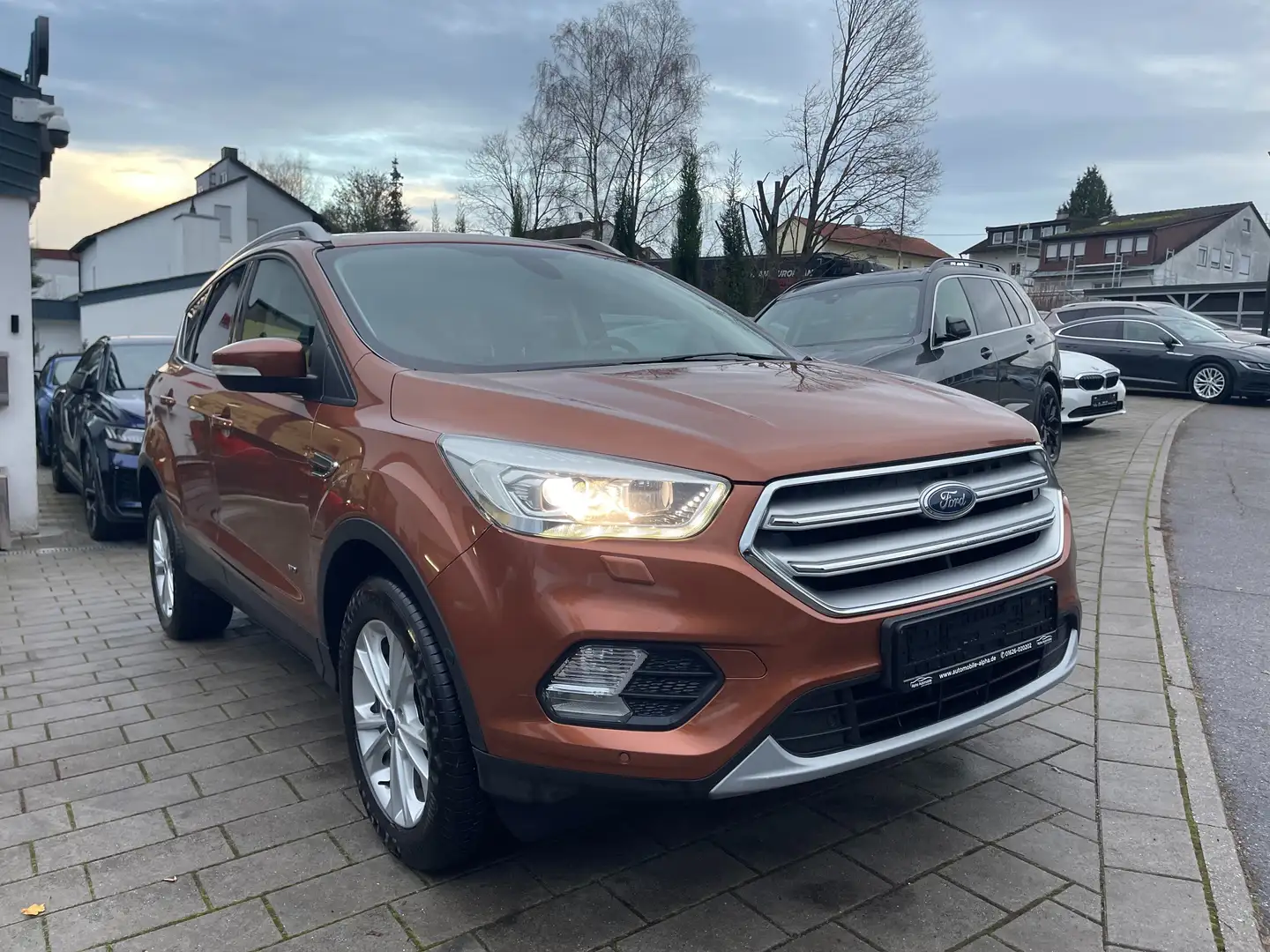 Ford Kuga Titanium Braun - 1