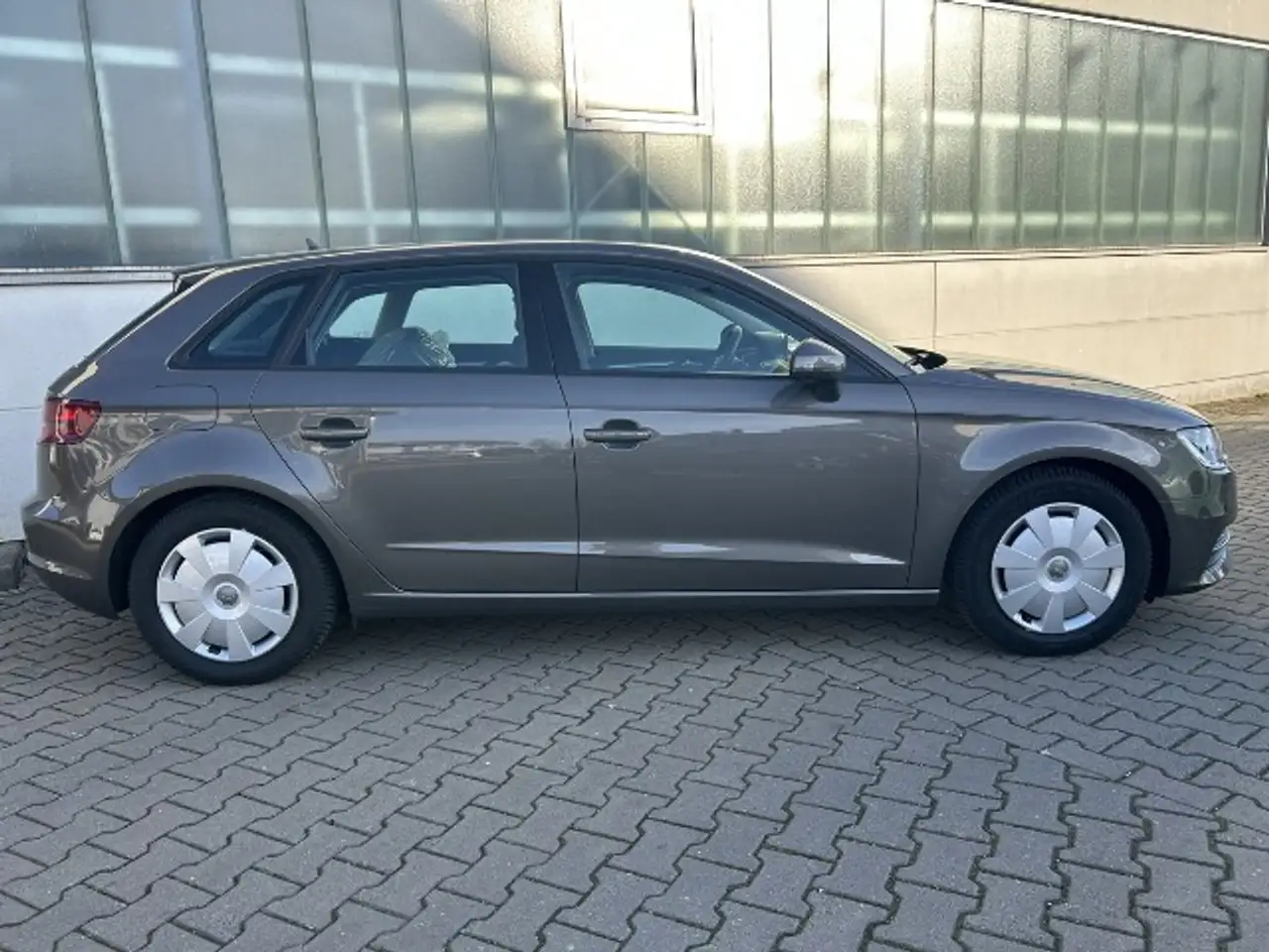 Audi A3 Sportback 1.4 TFSI Attraction Ultra — photo 3
