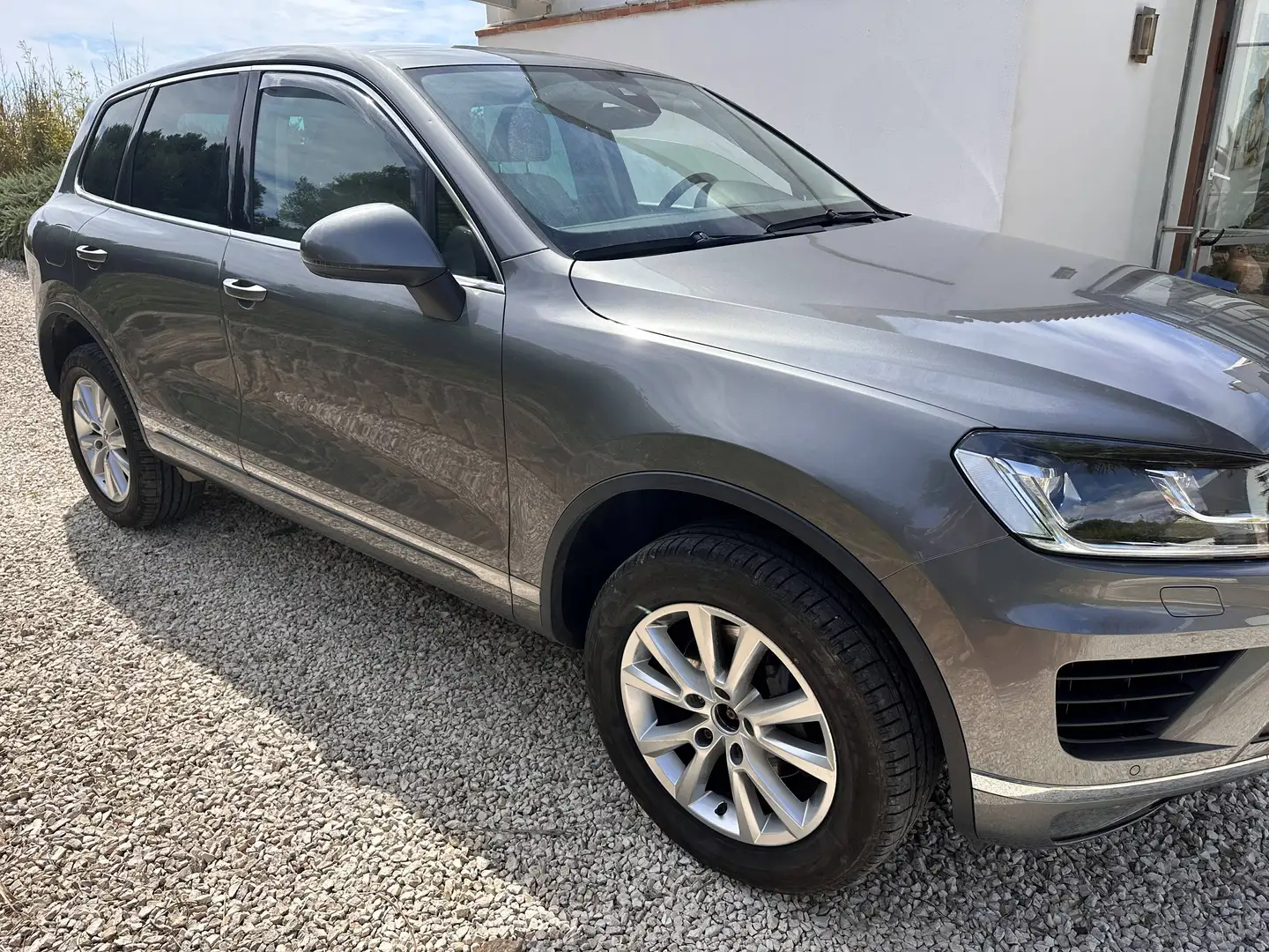 Volkswagen Touareg Touareg 3.0TDI V6 BMT Premium 193kW, Bola de Rem., Suspension de aire Plateado - 2