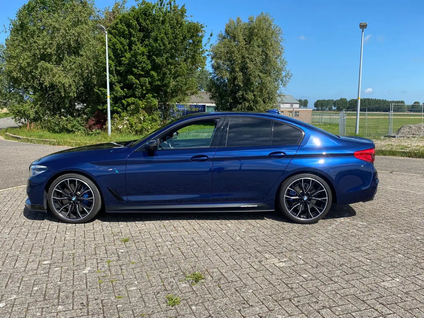 BMW 540 i High Ex. Ed. Blauw - 2