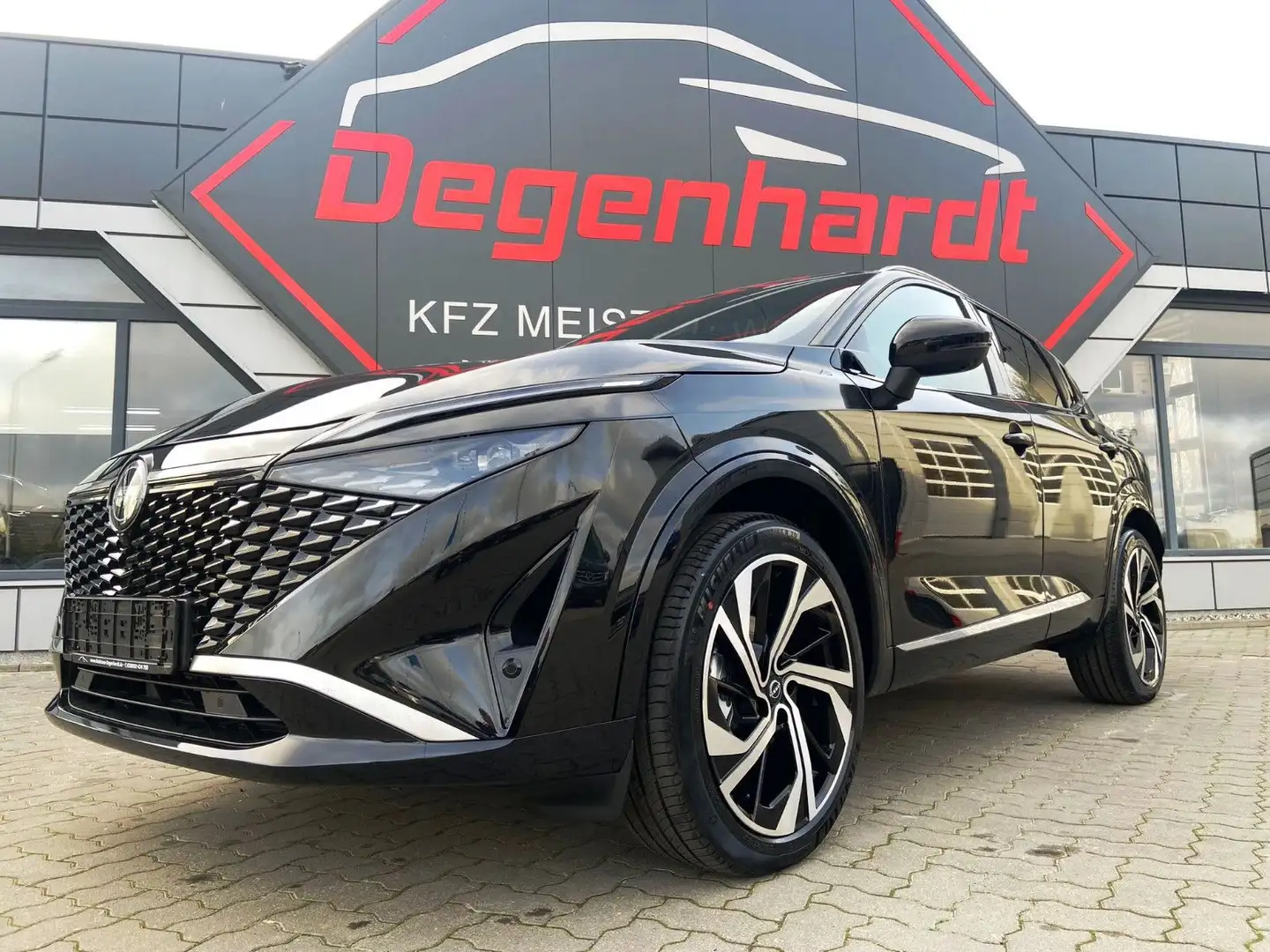 Nissan Qashqai 1.3 MHEV 158 CVT Tekna+ Tekna plus AHK Schwarz - 1
