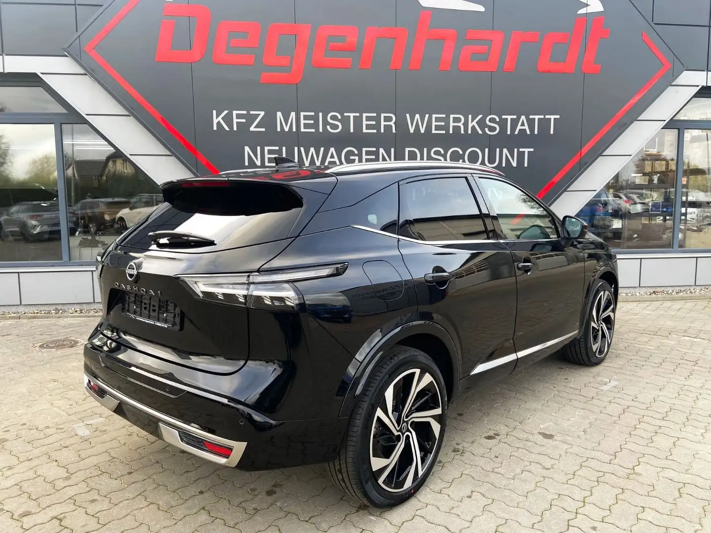 Nissan Qashqai 1.3 MHEV 158 CVT Tekna+ Tekna plus AHK Schwarz - 2