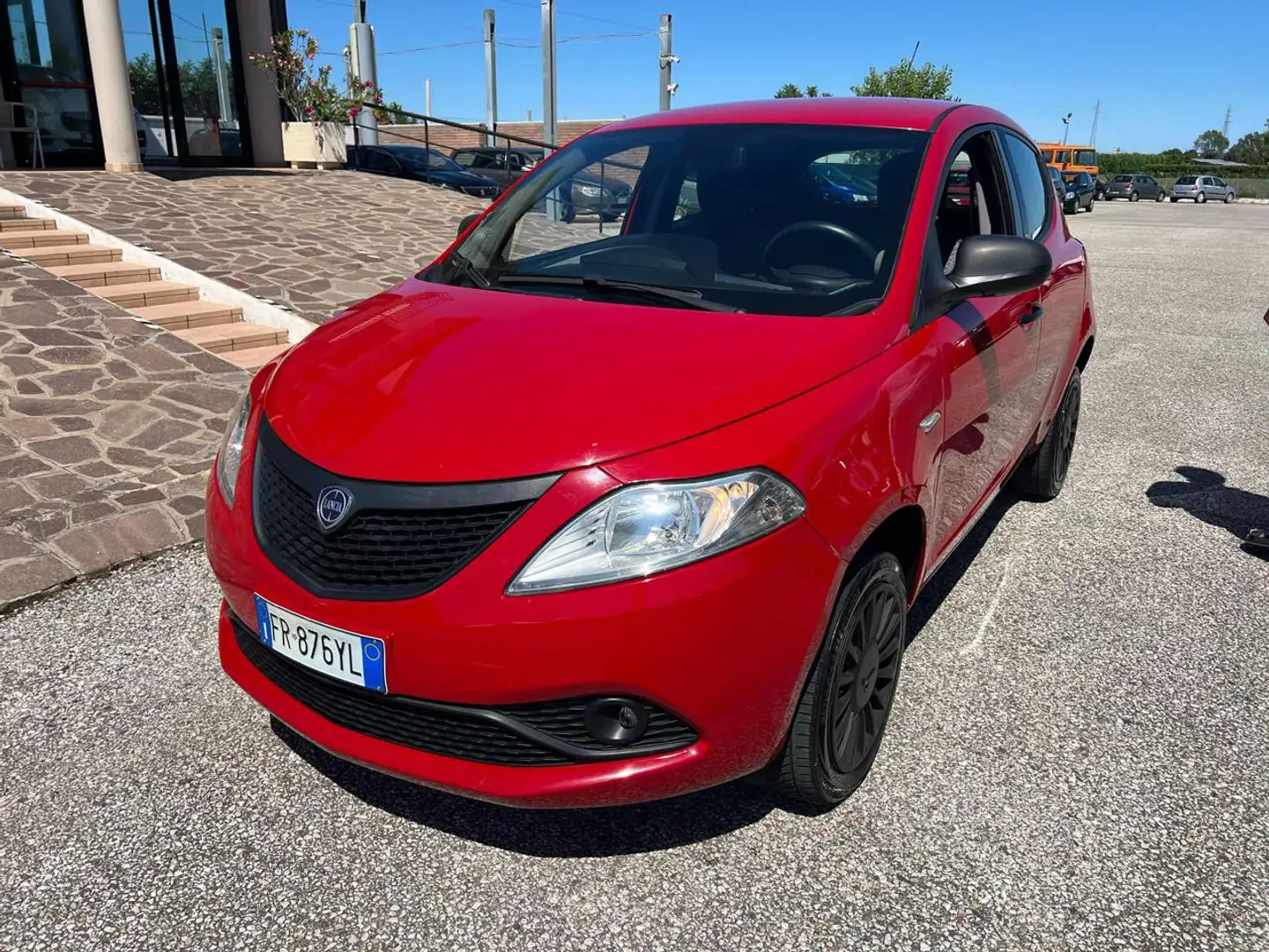 Lancia Ypsilon 0.9 TwinAir 85 CV 5 porte Metano Ecochic Platinum Rojo - 1